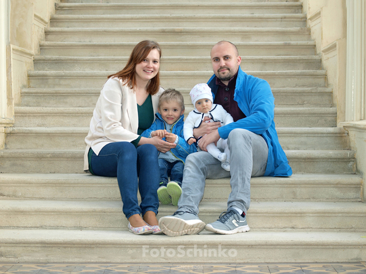 02 | Rodinný portrét Marcela & Rosťa | Zámek Hluboká | FotoSchinko