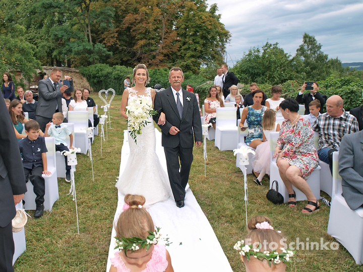 08 | Iva & Miroslav | Svatební fotografie Vimperk | Volyně