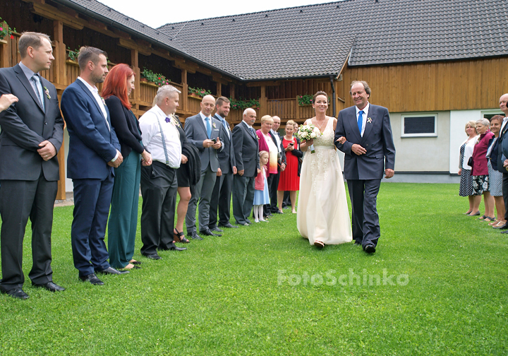 08 | Eva & Pavel | Svatební fotografie | Statek 3 | Žabovřesky