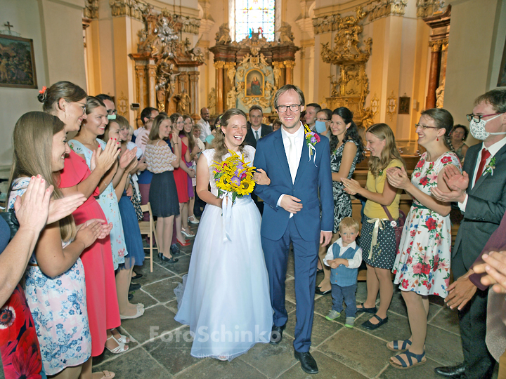 15 | Lenka & Mikuláš | Svatební fotografie kostel Dobrá Voda