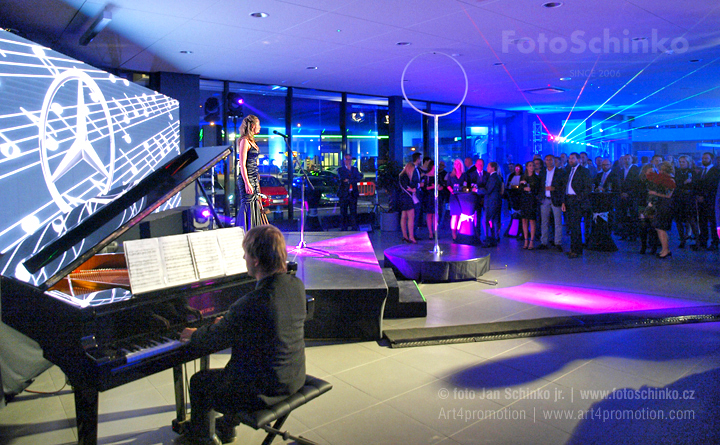 13 | Mercedes Digital Symphony | 20 let Showroomu | FotoSchinko