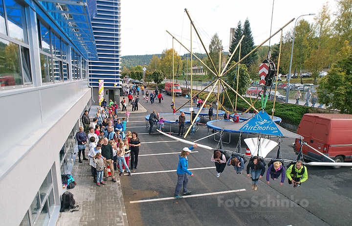 14 | 10 let Rohde & Schwarz | FotoSchinko