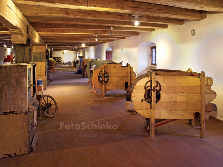 10 | Muzeum obilnářství | Tvrz Skočice | FotoSchinko