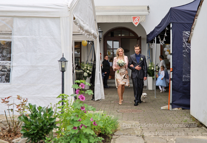 17 | Svatba Stáňa & Dominik | Hotel Růže | Rožmberk | FotoSchinko