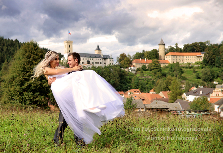 37 | Svatba Stáňa & Dominik | Hotel Růže | Rožmberk | FotoSchinko