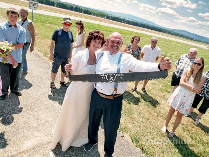 34 | Svatba Erika & František | Letiště České Budějovice | FotoSchinko