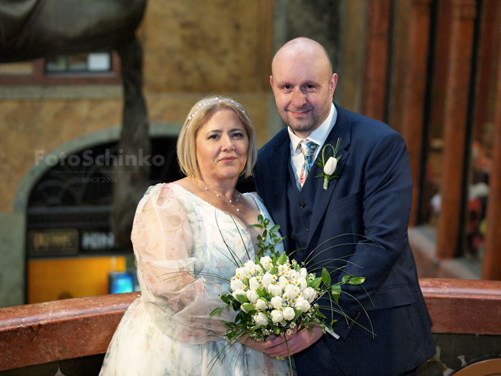 17 | Svatba Bára & Zdeněk | Pasáž Lucerna | Praha | FotoSchinko