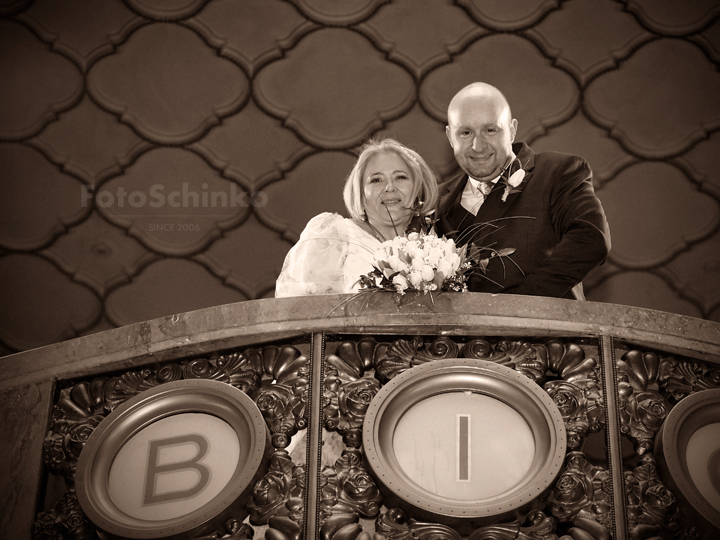 19 | Svatba Bára & Zdeněk | Pasáž Lucerna | Praha | FotoSchinko