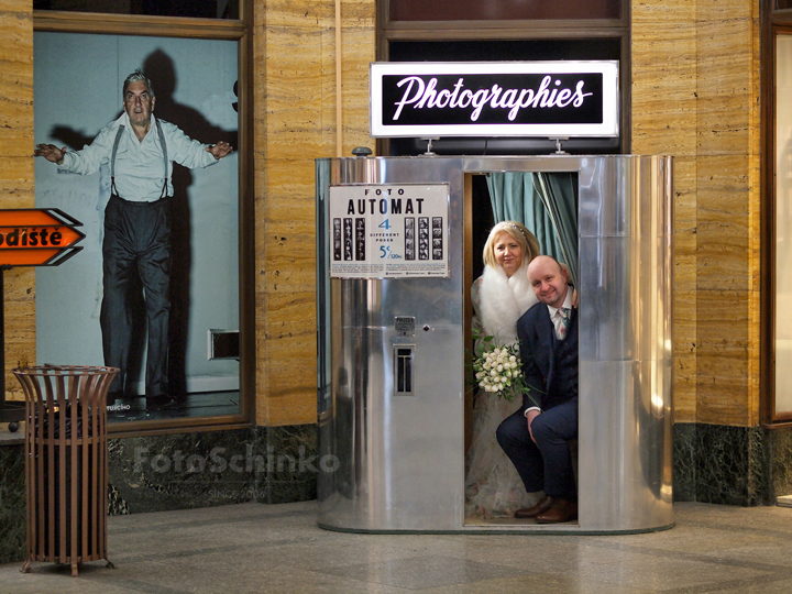 21 | Svatba Bára & Zdeněk | Pasáž Lucerna | Praha | FotoSchinko