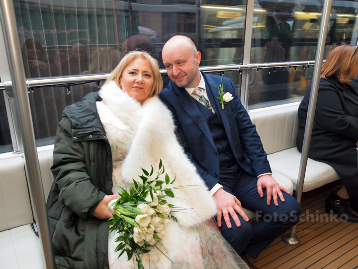 29 | Svatba Bára & Zdeněk | Vyhlídková tramvaj T3 Coupé | Praha | FotoSchinko