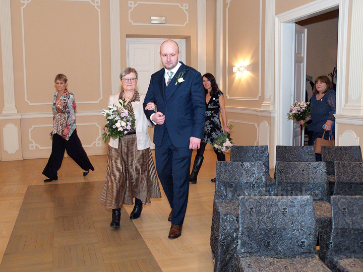 31 | Svatba Bára & Zdeněk | Nuselská radnice | Praha | FotoSchinko