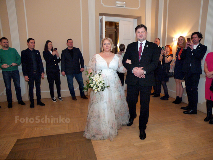 32 | Svatba Bára & Zdeněk | Nuselská radnice | Praha | FotoSchinko