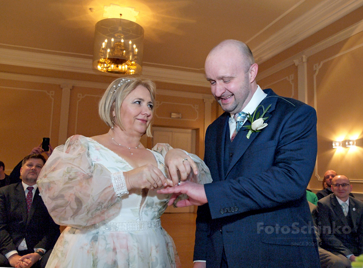 33 | Svatba Bára & Zdeněk | Nuselská radnice | Praha | FotoSchinko