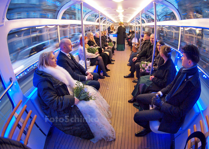 38 | Svatba Bára & Zdeněk | Vyhlídková tramvaj T3 Coupé | Praha | FotoSchinko