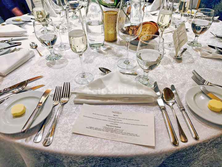 40 | Svatba Bára & Zdeněk | Art Deco Imperial Hotel | Praha | FotoSchinko