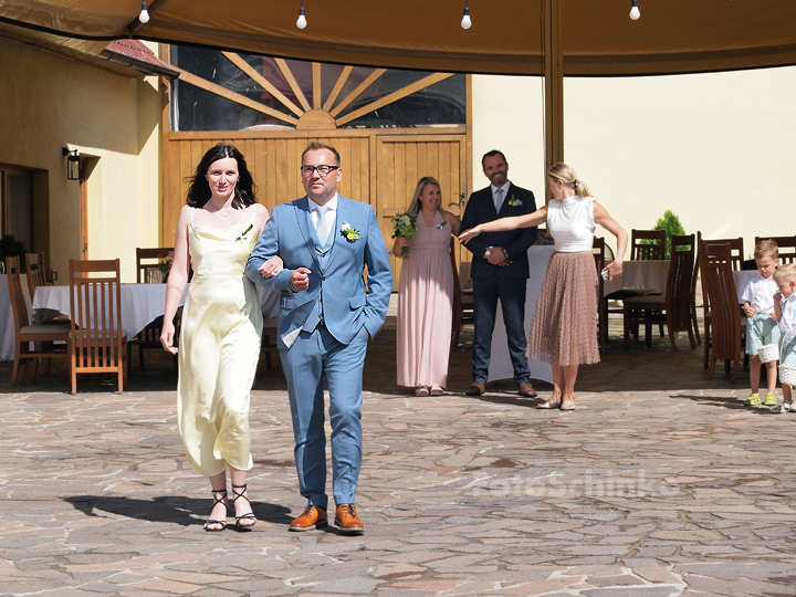 17 | Svatba Edita & Matěj | Statek U Drsů | Debrník | FotoSchinko
